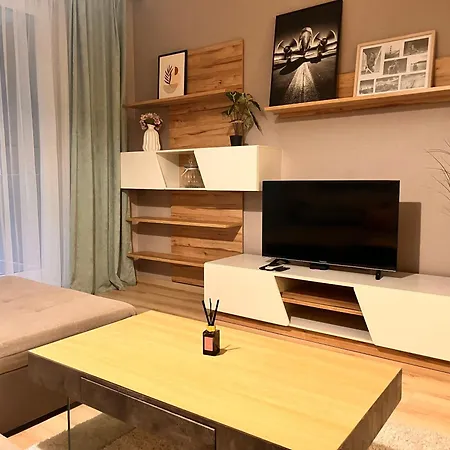 דירה Corvin 2bedroom *